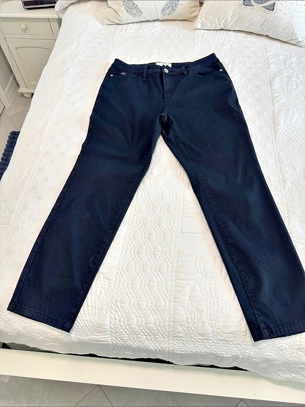 Jachs Girlfriend Boot Cut Jeans in Black Size 8 Like New